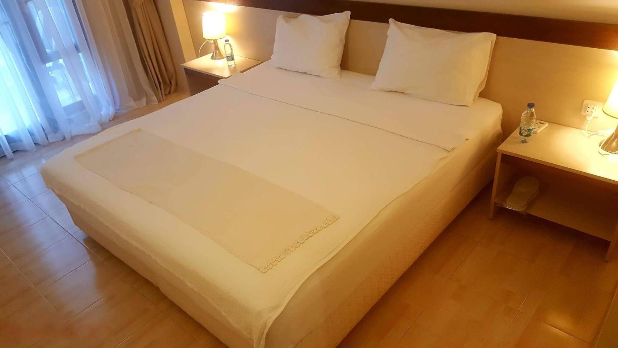 阿特拉斯酒店 Çeşme 外观 照片